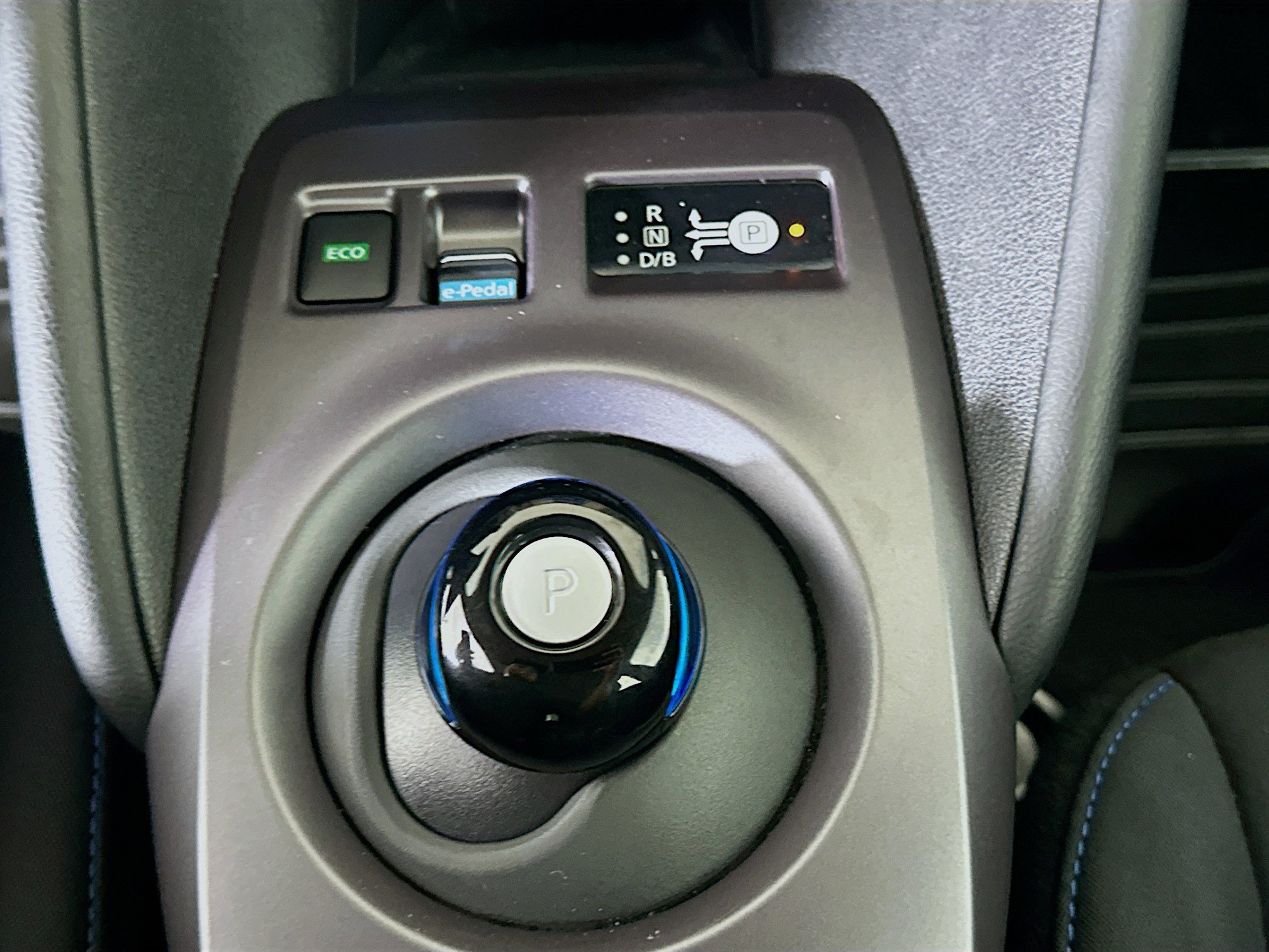 Used 2024 Nissan Leaf S FWD image 25