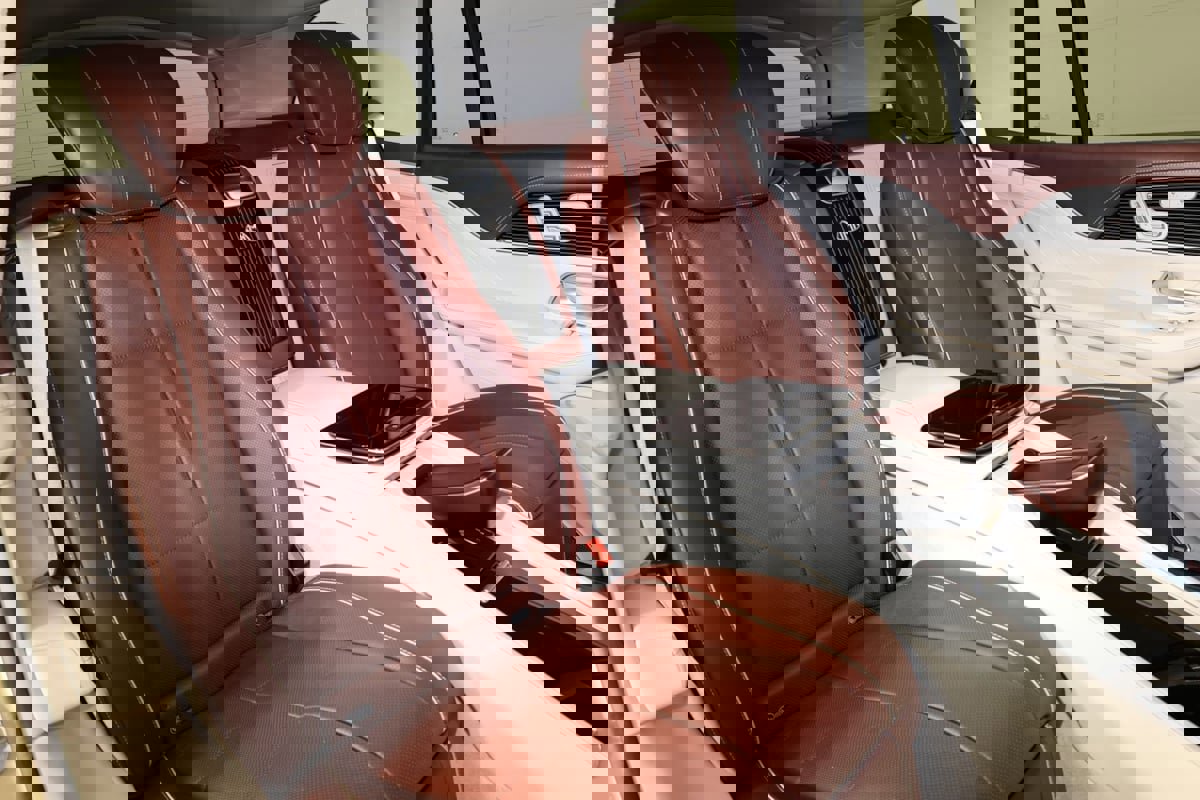 Used 2023 Mercedes-Benz Maybach GLS 600 4MATIC image 44