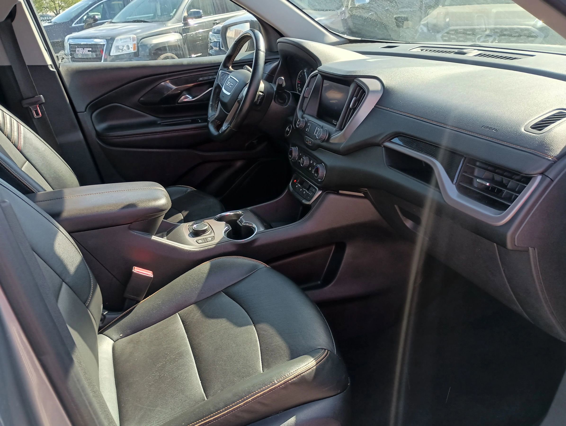 Used 2023 GMC Terrain AT4 image 10