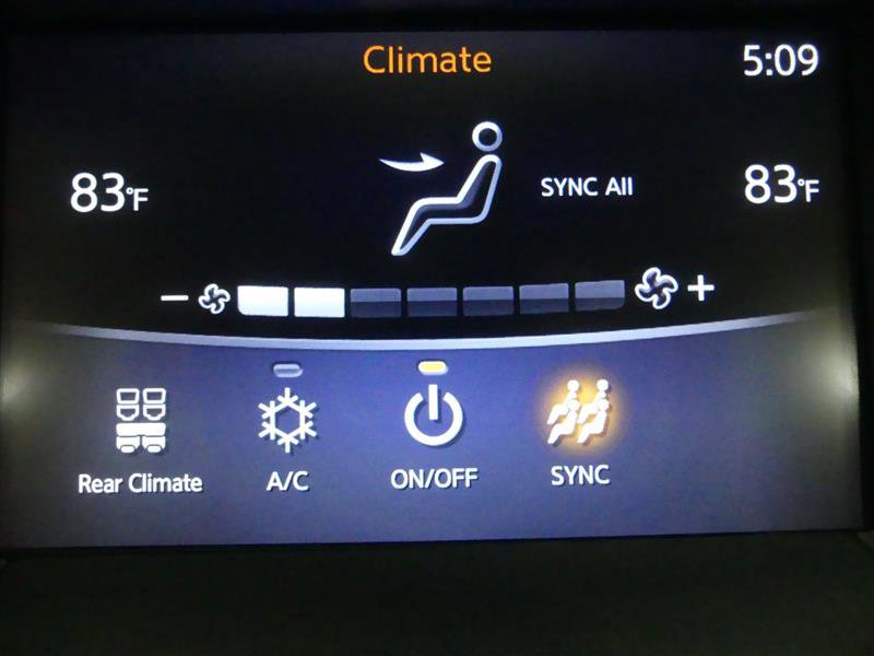 Used 2019 Nissan Pathfinder SV image 12