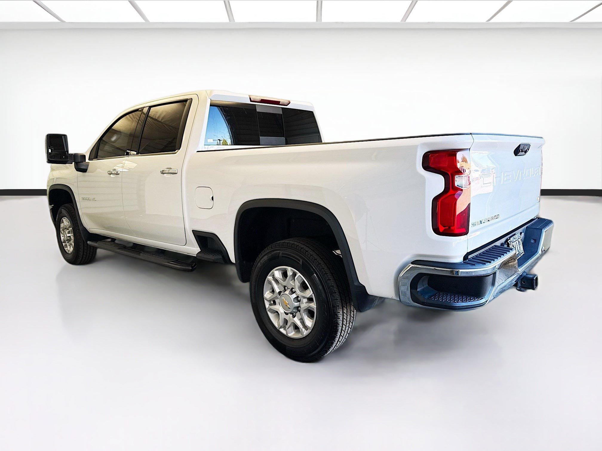 Used 2022 Chevrolet Silverado 3500 LTZ w/ LTZ Convenience Package AWD/4WD image 6