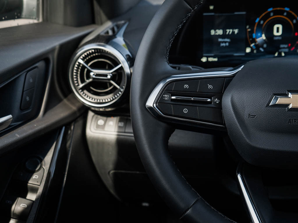 New 2027 Chevrolet Equinox LT FWD image 19