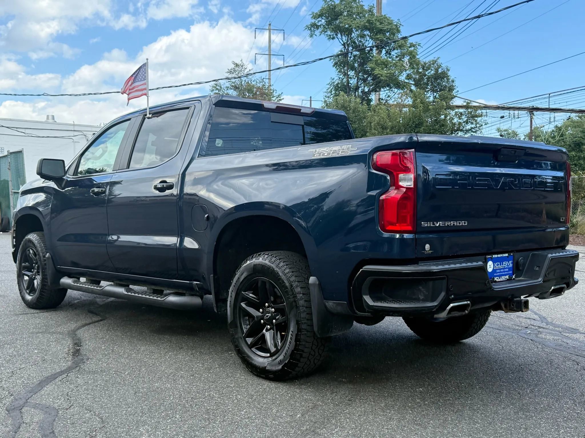 Used 2020 Chevrolet Silverado 1500 LT Trail Boss image 2