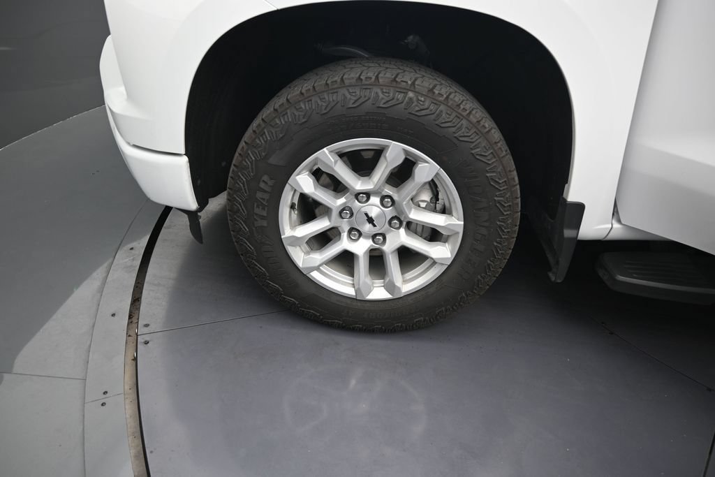 Used 2024 Chevrolet Silverado 1500 RST RWD image 9