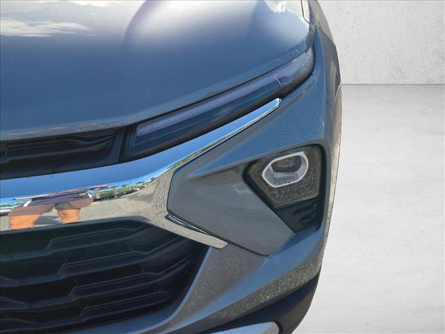 Used 2024 Chevrolet TrailBlazer LT w/ Driver Confidence Package FWD image 9