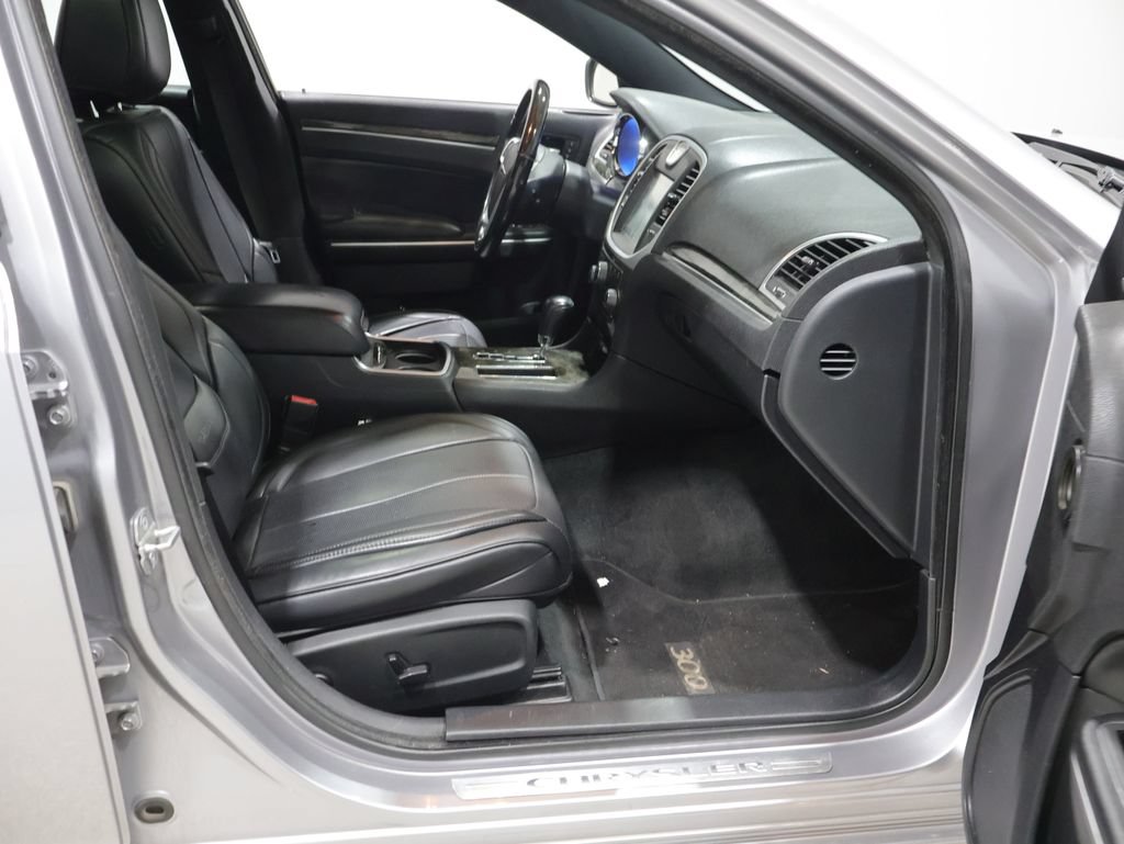 Used 2013 Chrysler 300 C AWD/4WD image 22