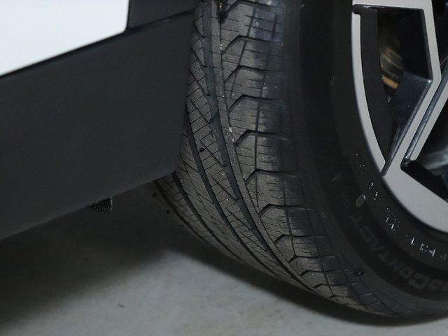 Certified 2025 BMW X2 xDrive28i w/ Premium Package image 38