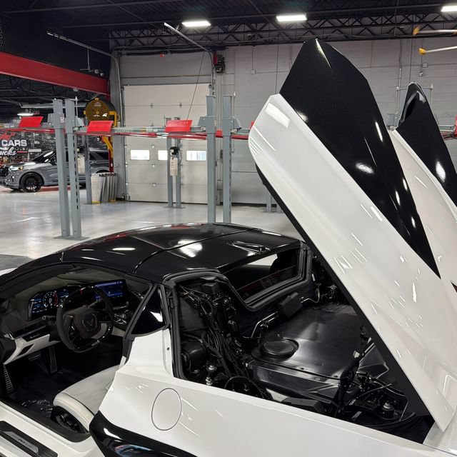 Used 2023 Chevrolet Corvette Z06 w/ Z07 Performance Package RWD image 26