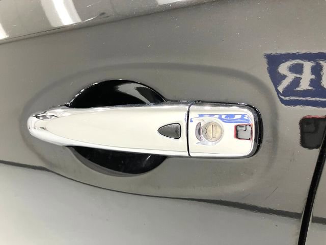 Used 2018 Nissan Rogue SV image 11