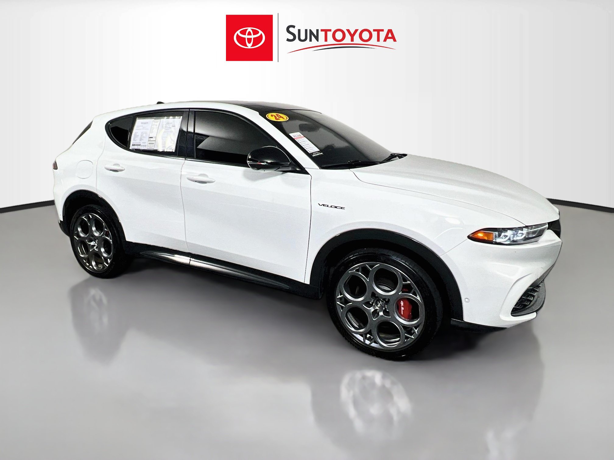 Used 2024 Alfa Romeo Tonale Veloce w/ Active Assist Package AWD/4WD image 1