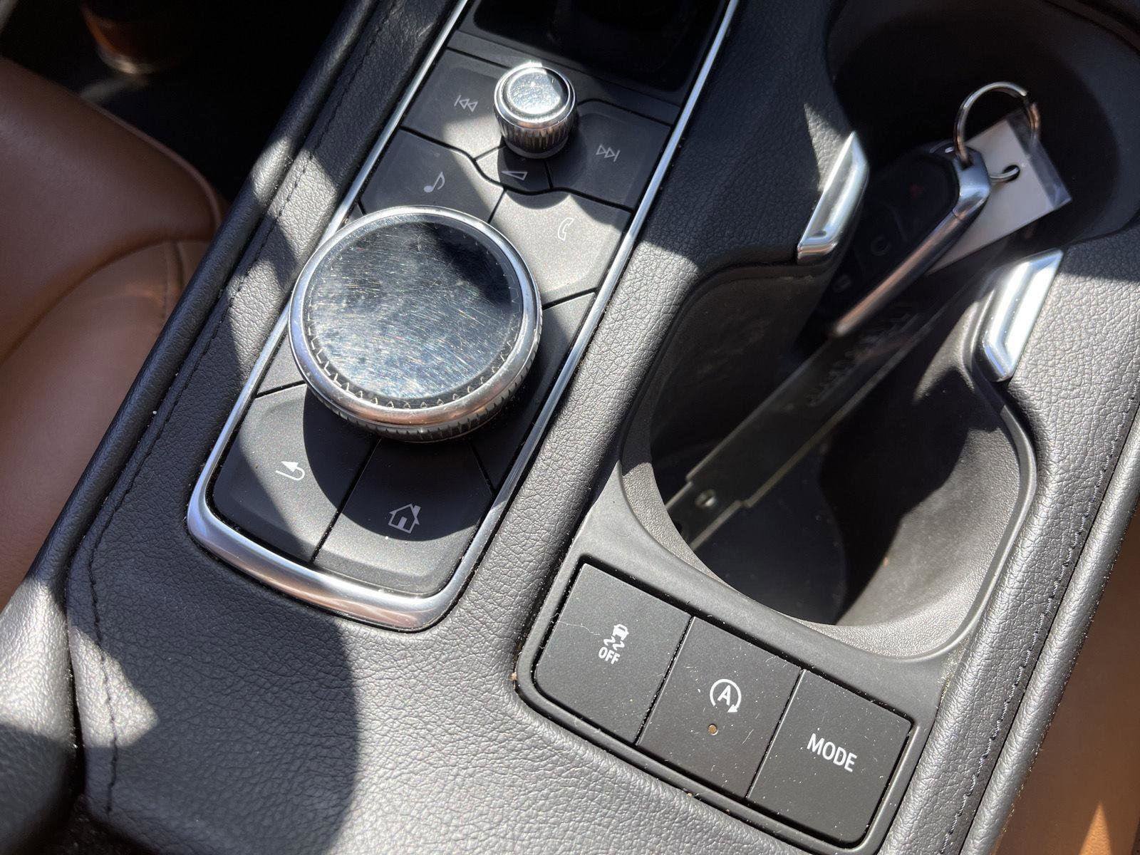 Used 2019 Cadillac XT4 Premium Luxury w/ Enhanced Visibility Package image 31