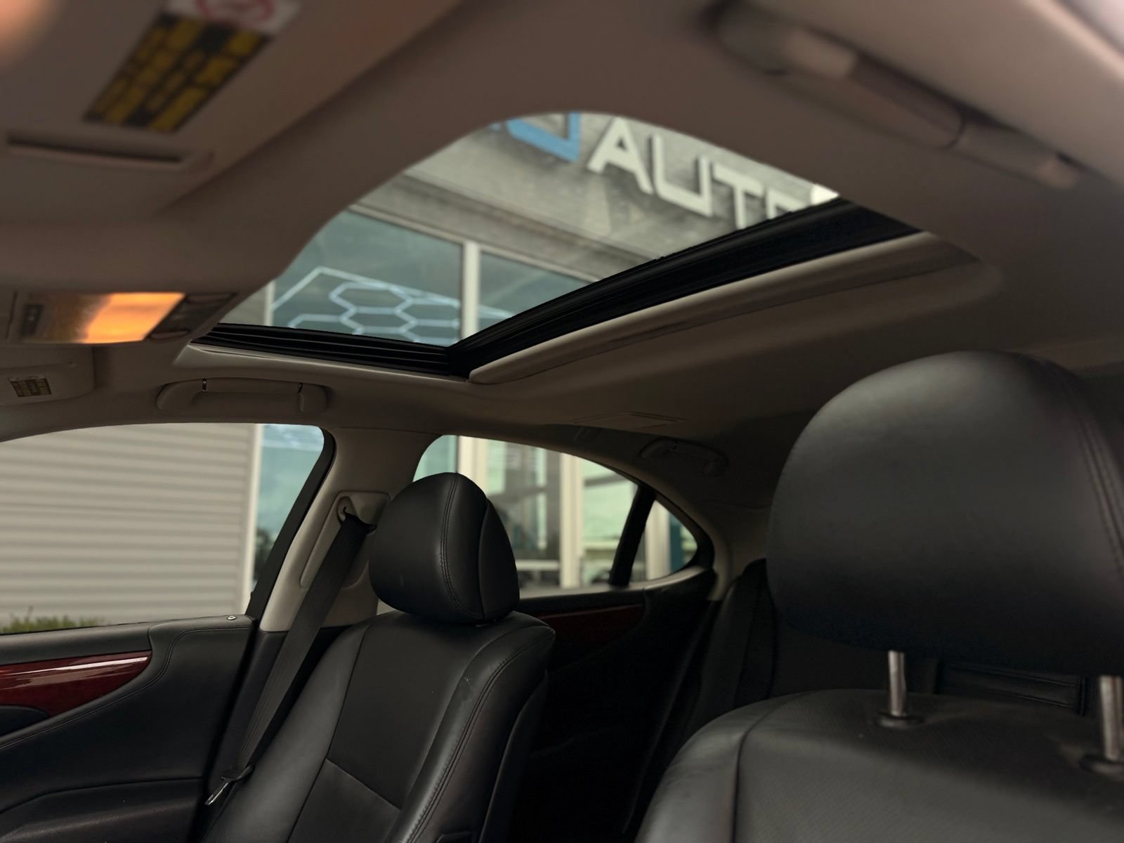 Used 2012 Lexus LS 460 AWD w/ Comfort Pkg image 18
