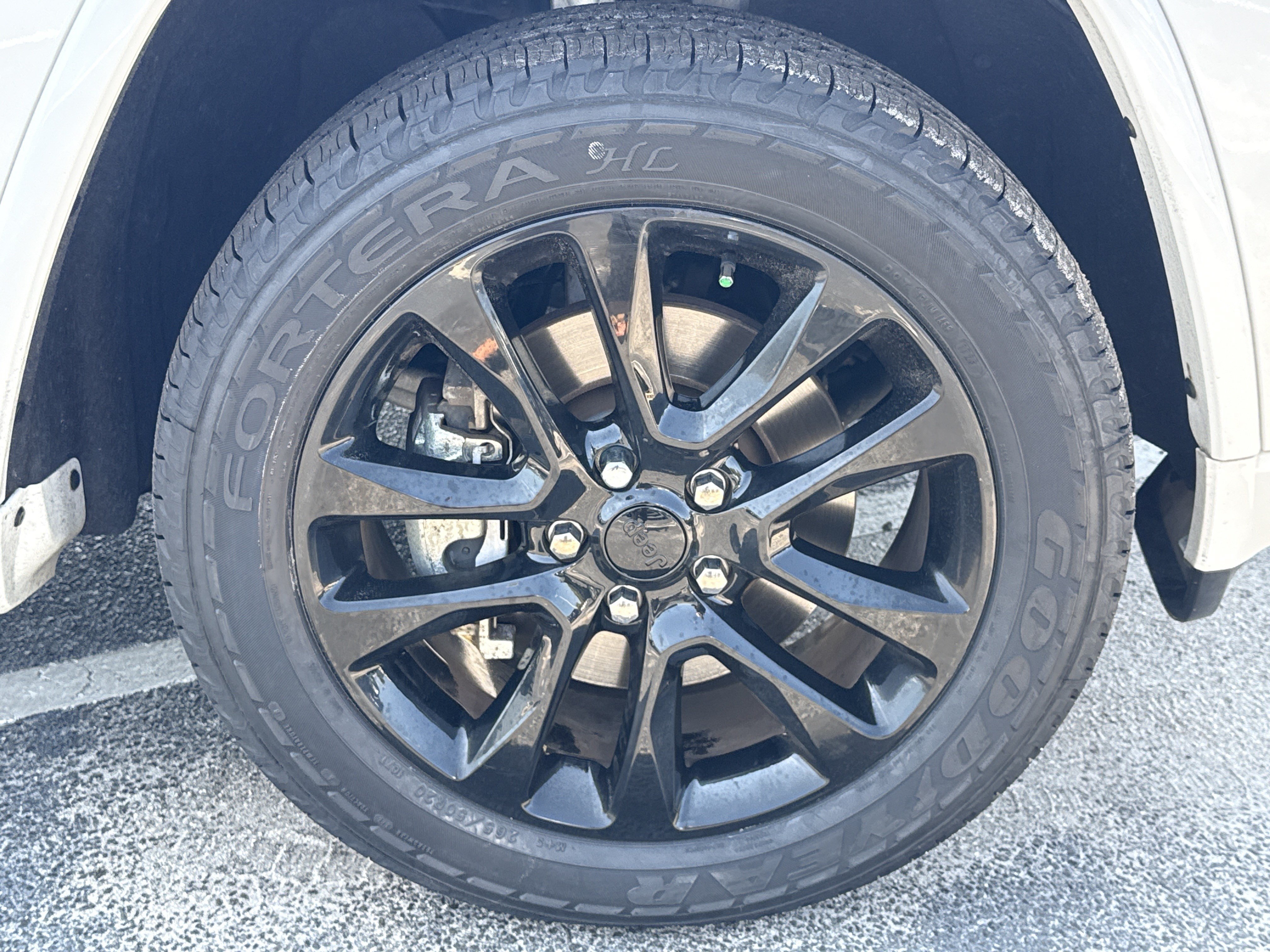 Used 2021 Jeep Grand Cherokee Laredo X AWD/4WD image 13