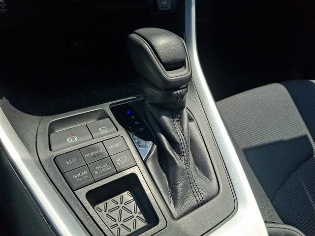 Used 2019 Toyota RAV4 LE w/ Carpet Mat Package AWD/4WD image 14