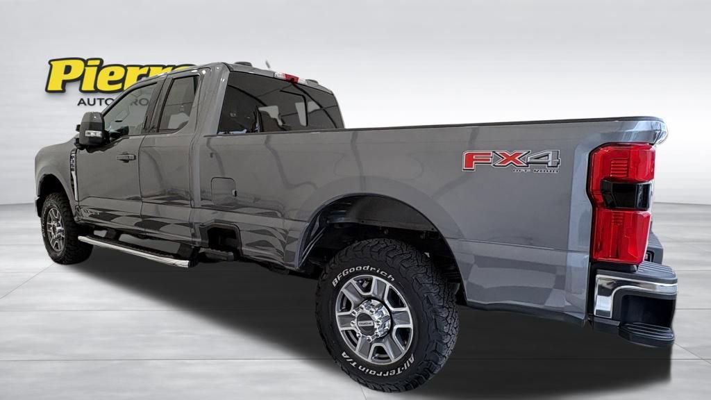 Used 2023 Ford F350 Lariat w/ Tow Technology Package AWD/4WD image 2