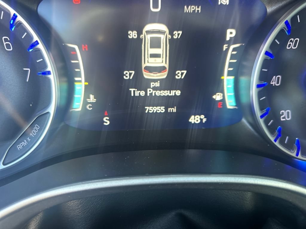 Used 2024 Chrysler Pacifica Touring-L FWD image 17