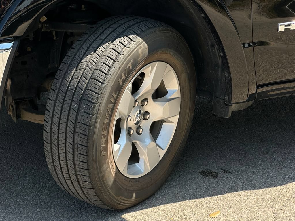 Used 2025 RAM 1500 Big Horn AWD/4WD image 10