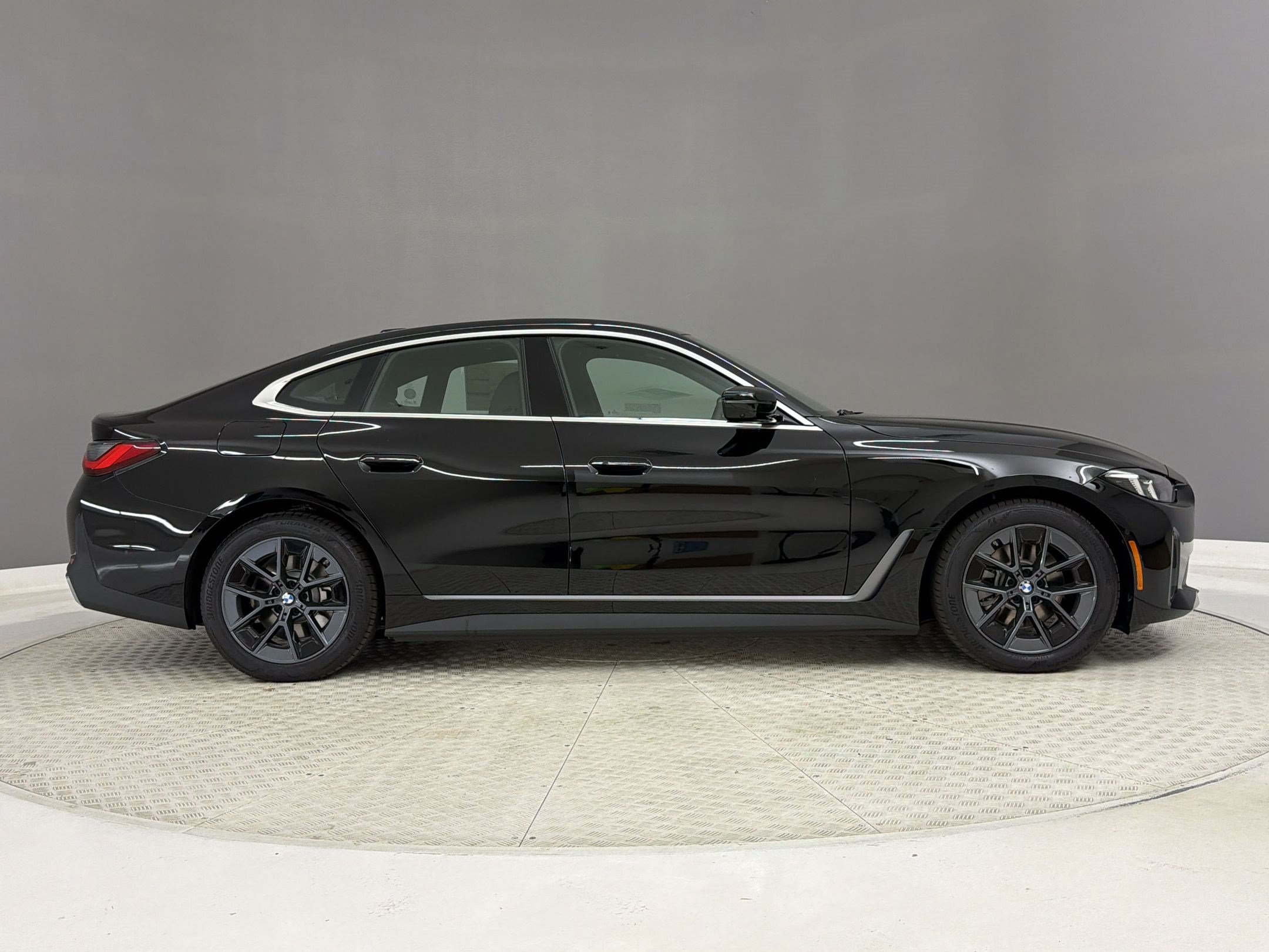 New 2026 BMW i4 eDrive40 w/ Parking Assistance Package RWD image 8