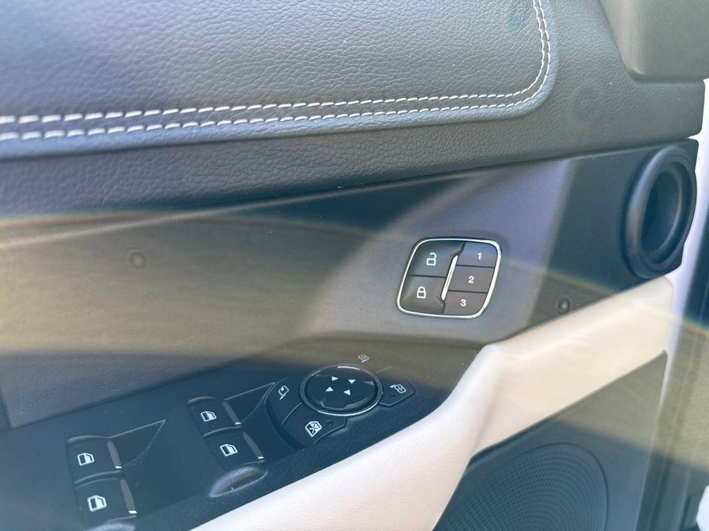 Used 2019 Ford Expedition Platinum AWD/4WD image 32