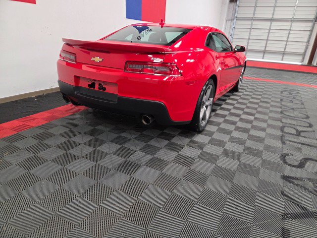 Used 2015 Chevrolet Camaro SS w/ Commemorative Special Edition RWD image 18