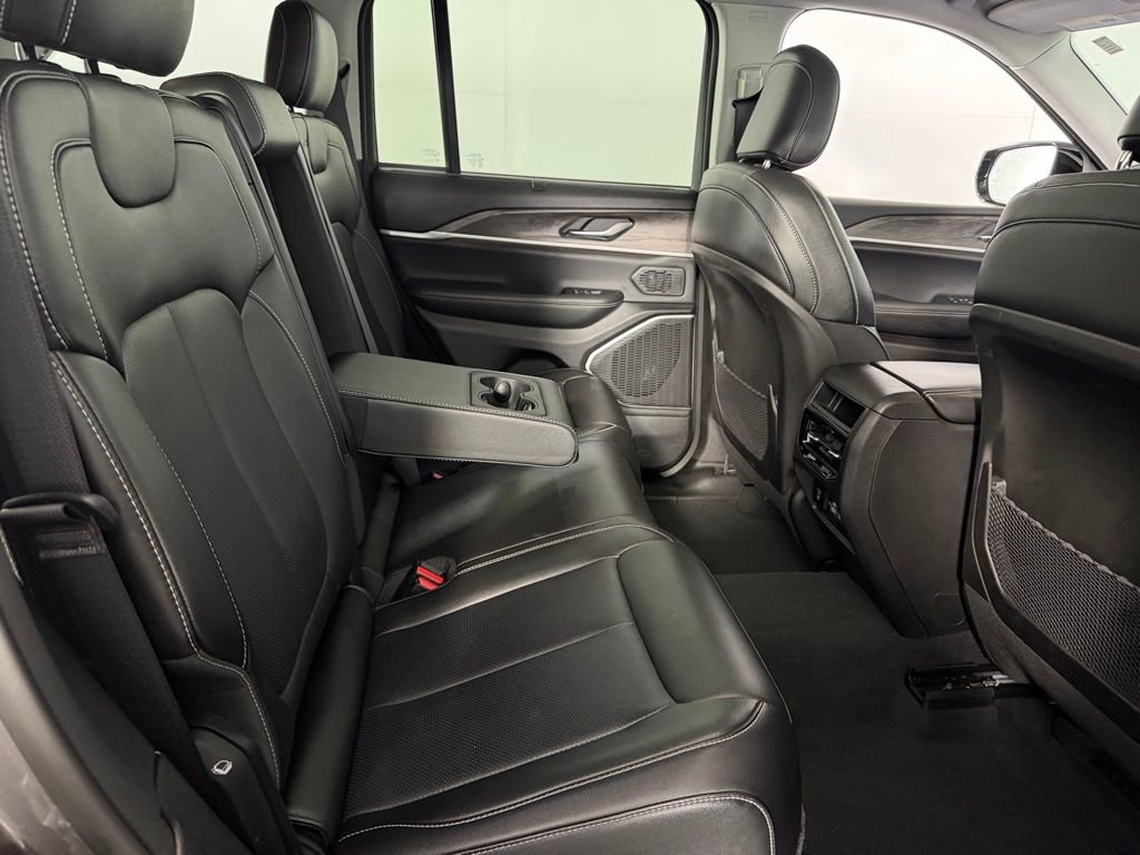 Used 2022 Jeep Grand Cherokee Limited 4xe w/ Luxury Tech Group II image 32