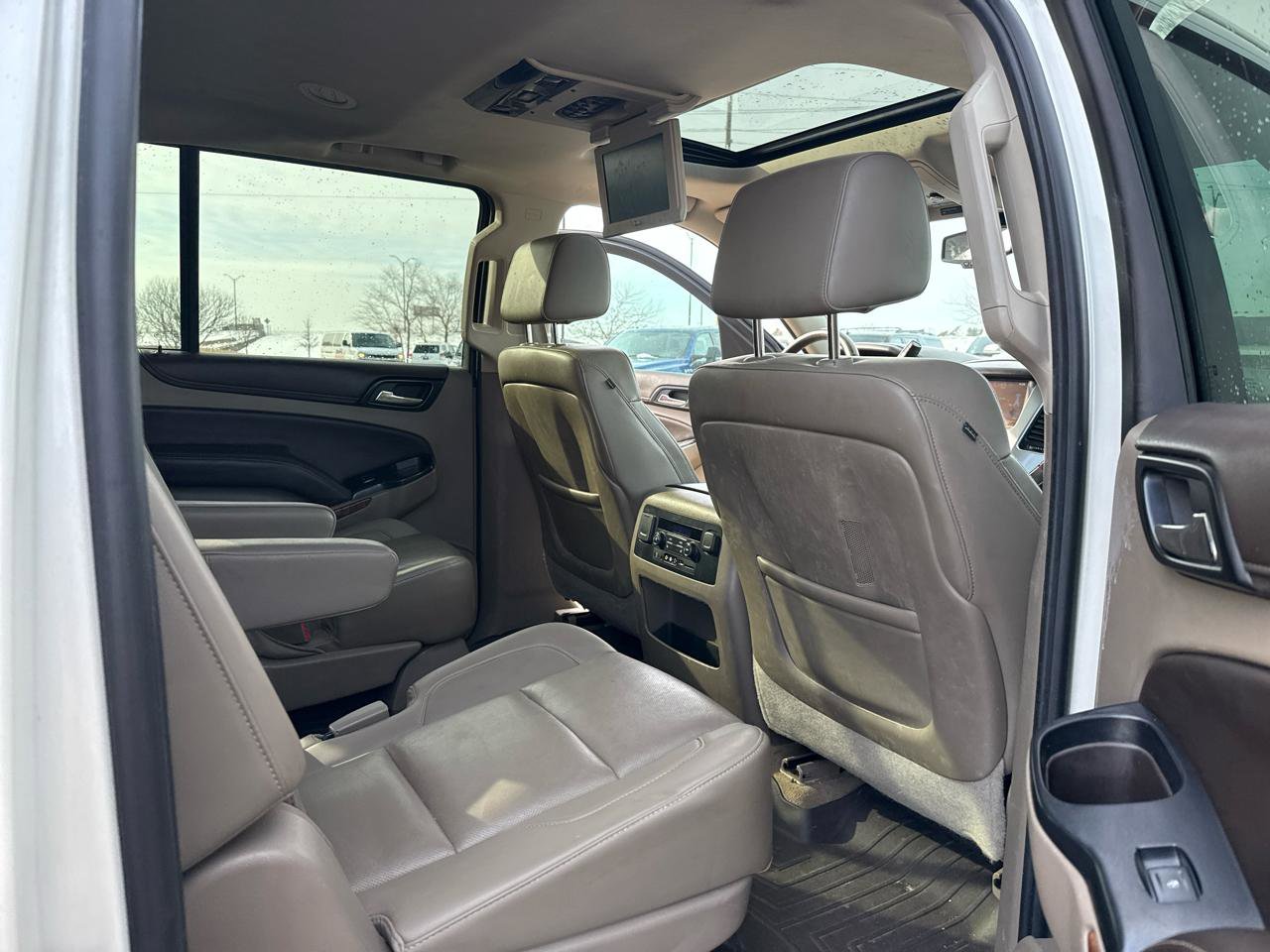 Used 2015 Chevrolet Suburban LTZ image 23
