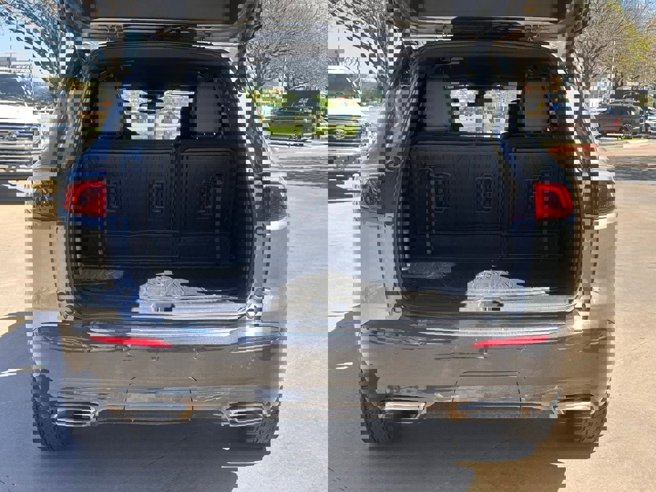 Used 2023 Buick Enclave Essence w/ Sport Touring Edition image 14