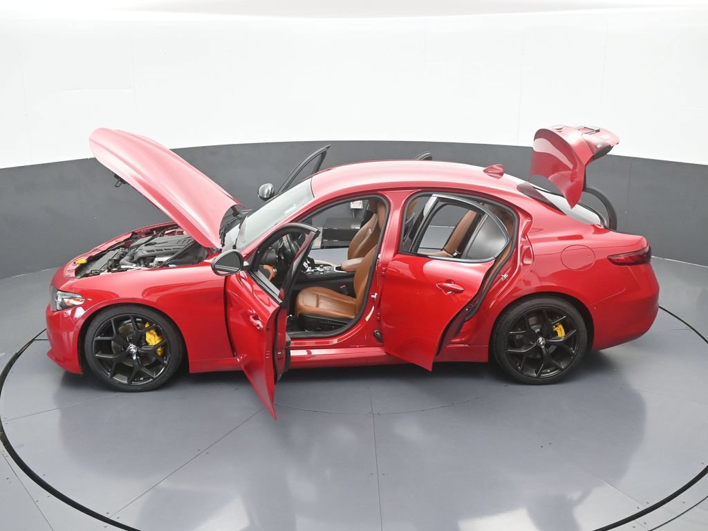 Used 2020 Alfa Romeo Giulia w/ Nero Edizione RWD image 61