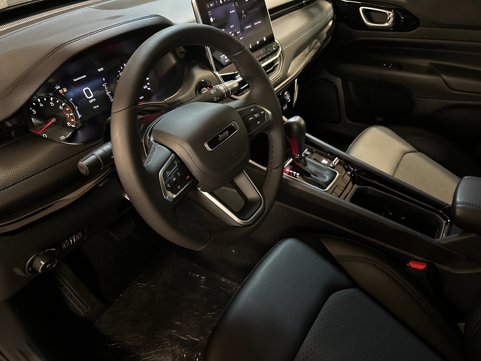 New 2026 Jeep Compass Latitude image 9