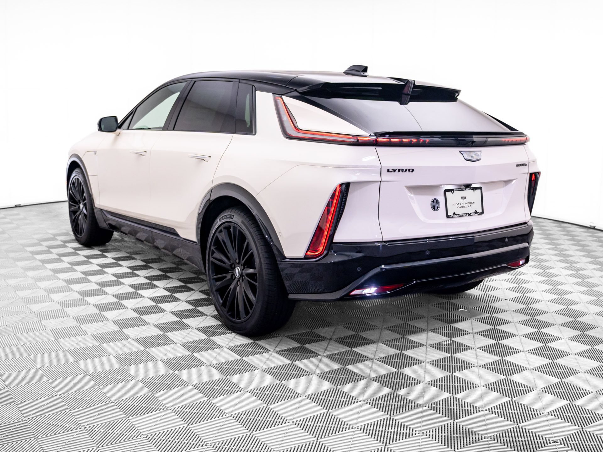 New 2027 Cadillac Lyriq Signature Sport w/ LPO, ONYX Package AWD/4WD image 3