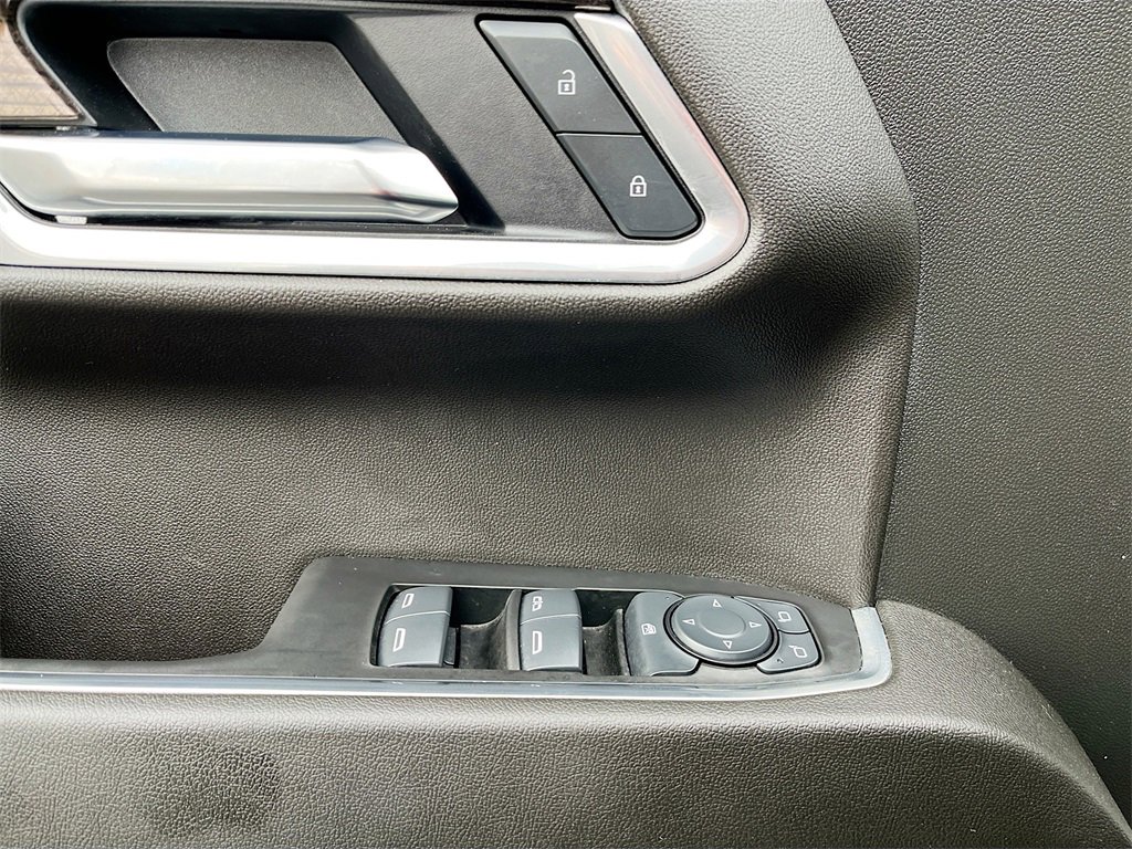 Used 2025 Chevrolet Silverado 1500 LT image 17