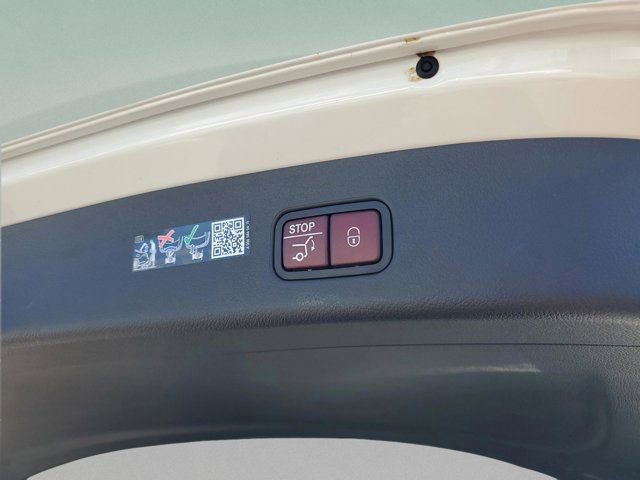 Certified 2025 Mercedes-Benz GLC 300 300 image 29