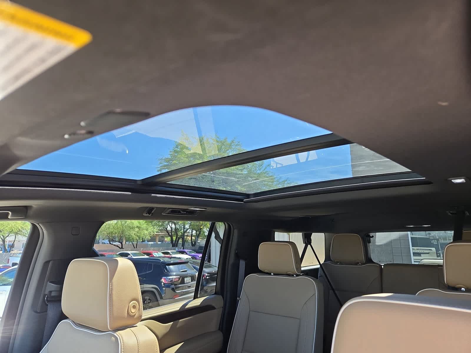 Used 2024 Chevrolet Suburban Premier RWD image 19
