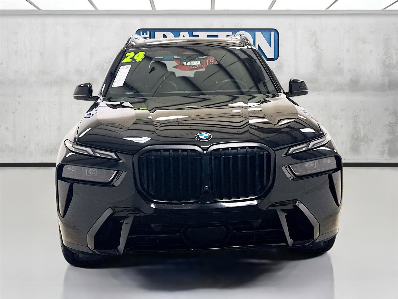 Used 2024 BMW X7 xDrive40i w/ M Sport Package image 2