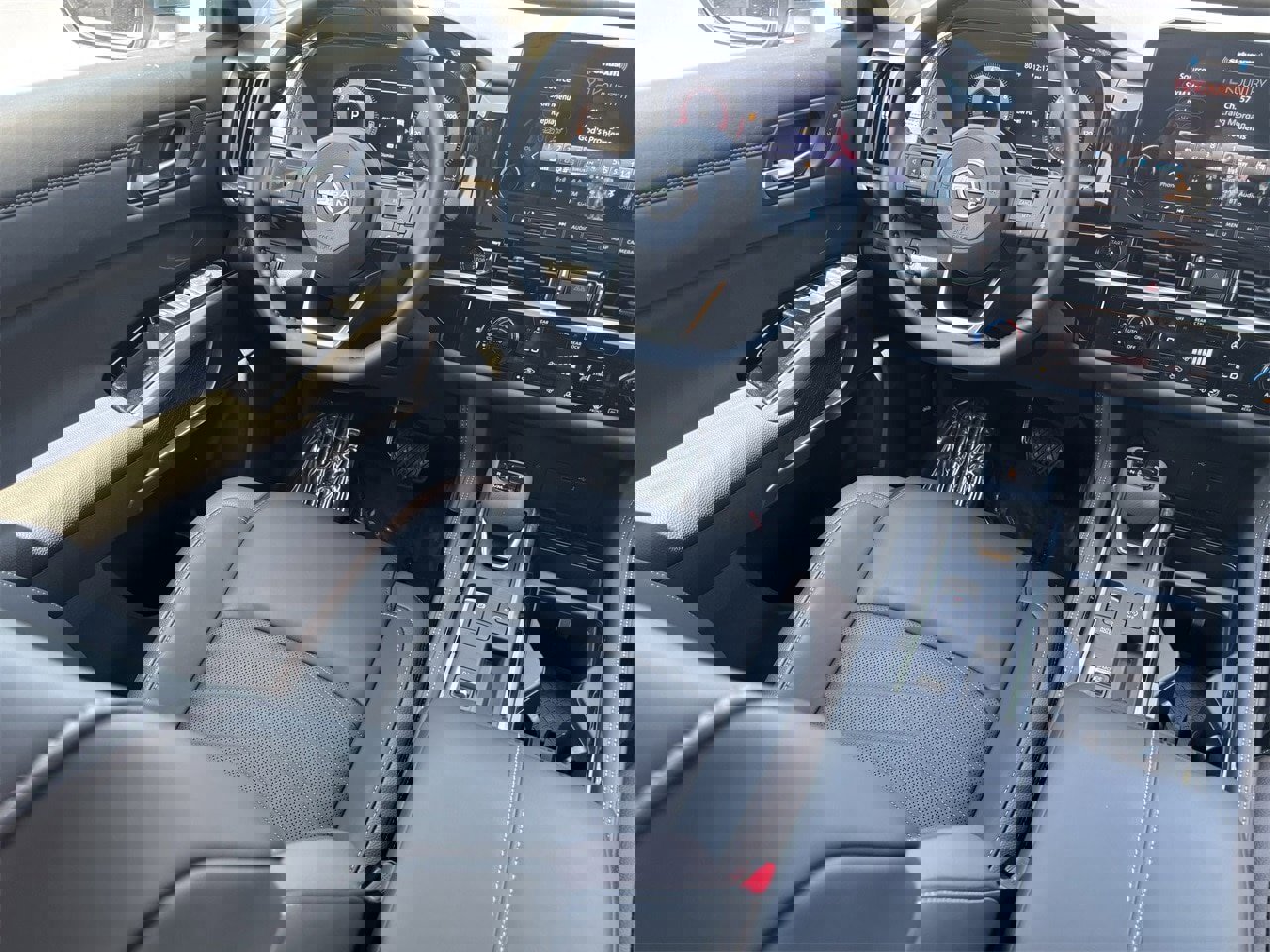 New 2025 Nissan Pathfinder Platinum w/ Cargo Package image 17