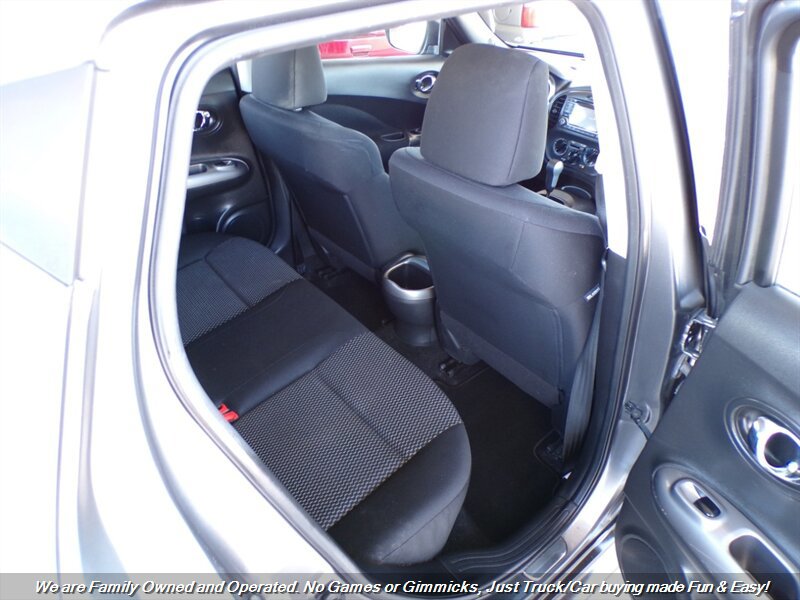 Used 2015 Nissan Juke S image 25