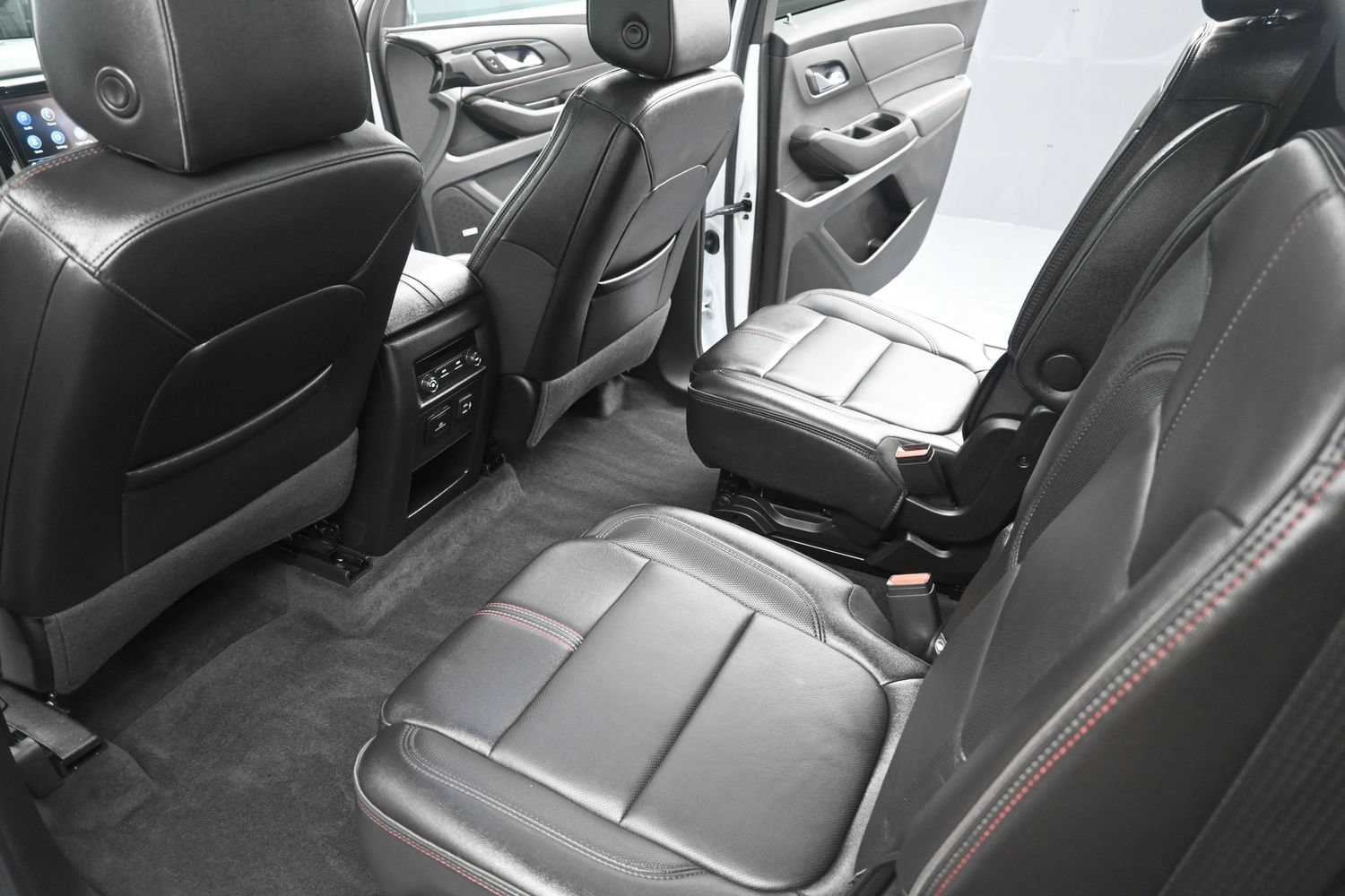 Used 2023 Chevrolet Traverse RS AWD/4WD image 40