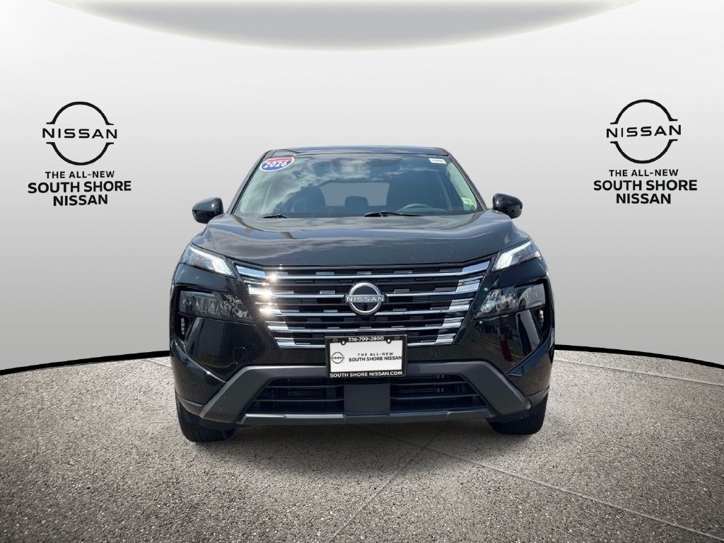 Certified 2026 Nissan Rogue SV AWD/4WD image 2