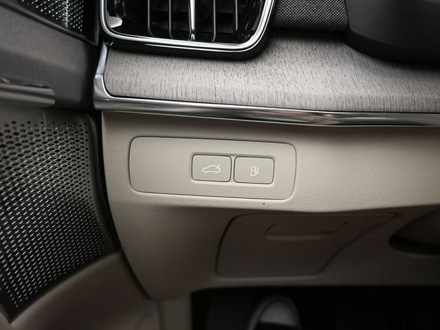 New 2026 Volvo XC90 T8 Ultra w/ Protection Package Premier AWD/4WD image 32