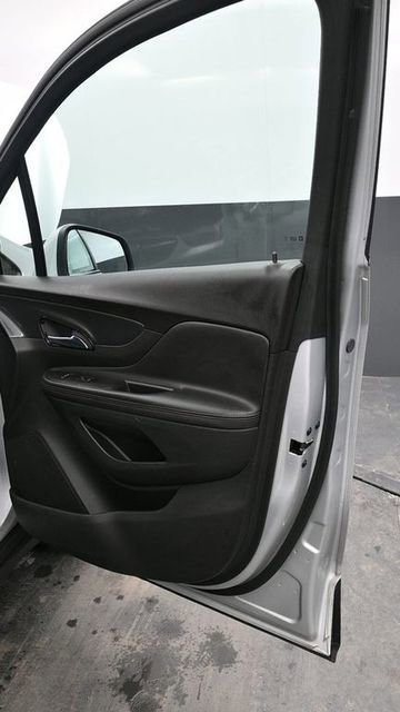 Used 2022 Buick Encore Preferred image 9