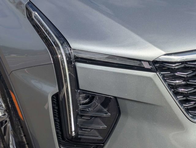 Used 2025 Cadillac XT4 Premium Luxury FWD image 9