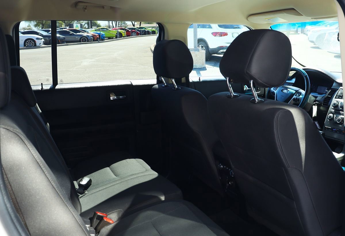 Used 2019 Ford Flex SE image 28