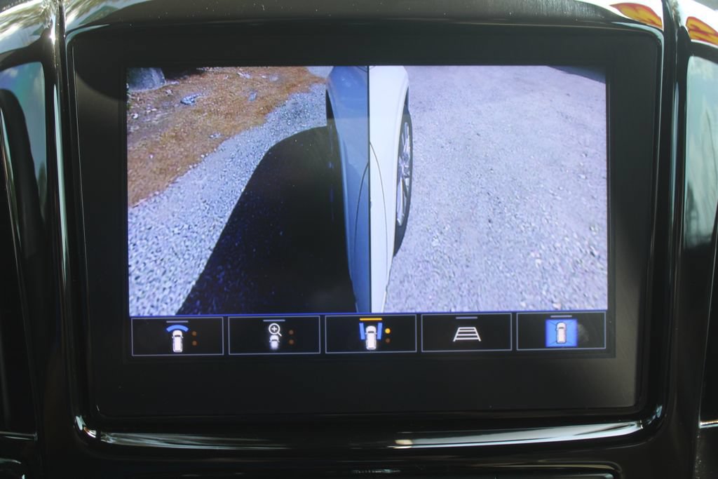 Used 2023 Chevrolet Traverse Premier FWD image 59