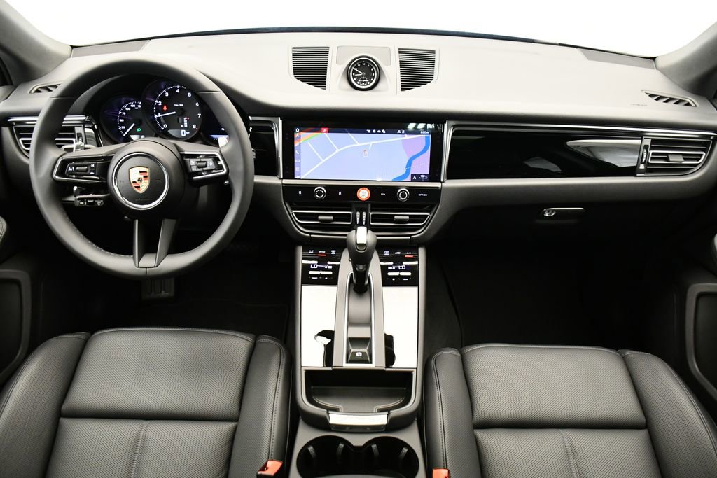 Certified 2025 Porsche Macan Turbo AWD/4WD image 22