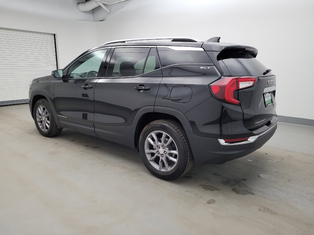 Used 2024 GMC Terrain SLT image 3