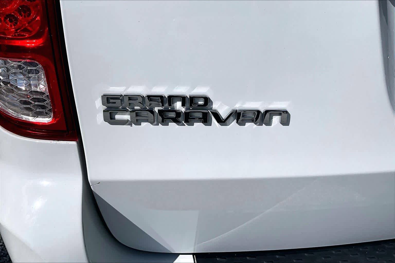 Used 2016 Dodge Grand Caravan SE FWD image 30