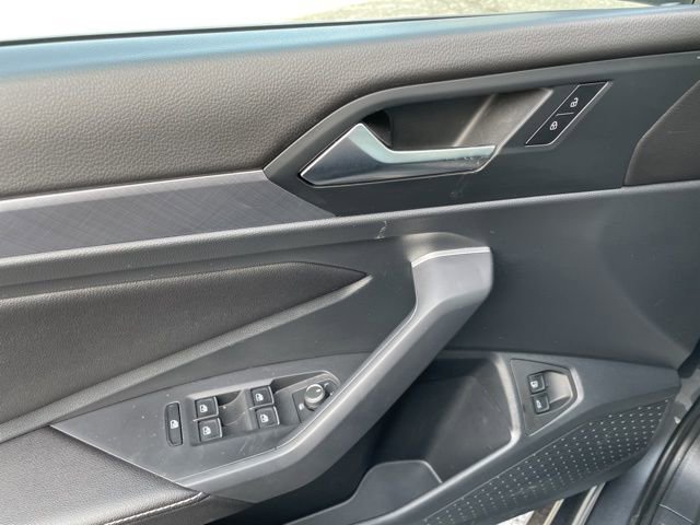 Used 2023 Volkswagen Jetta SE image 24