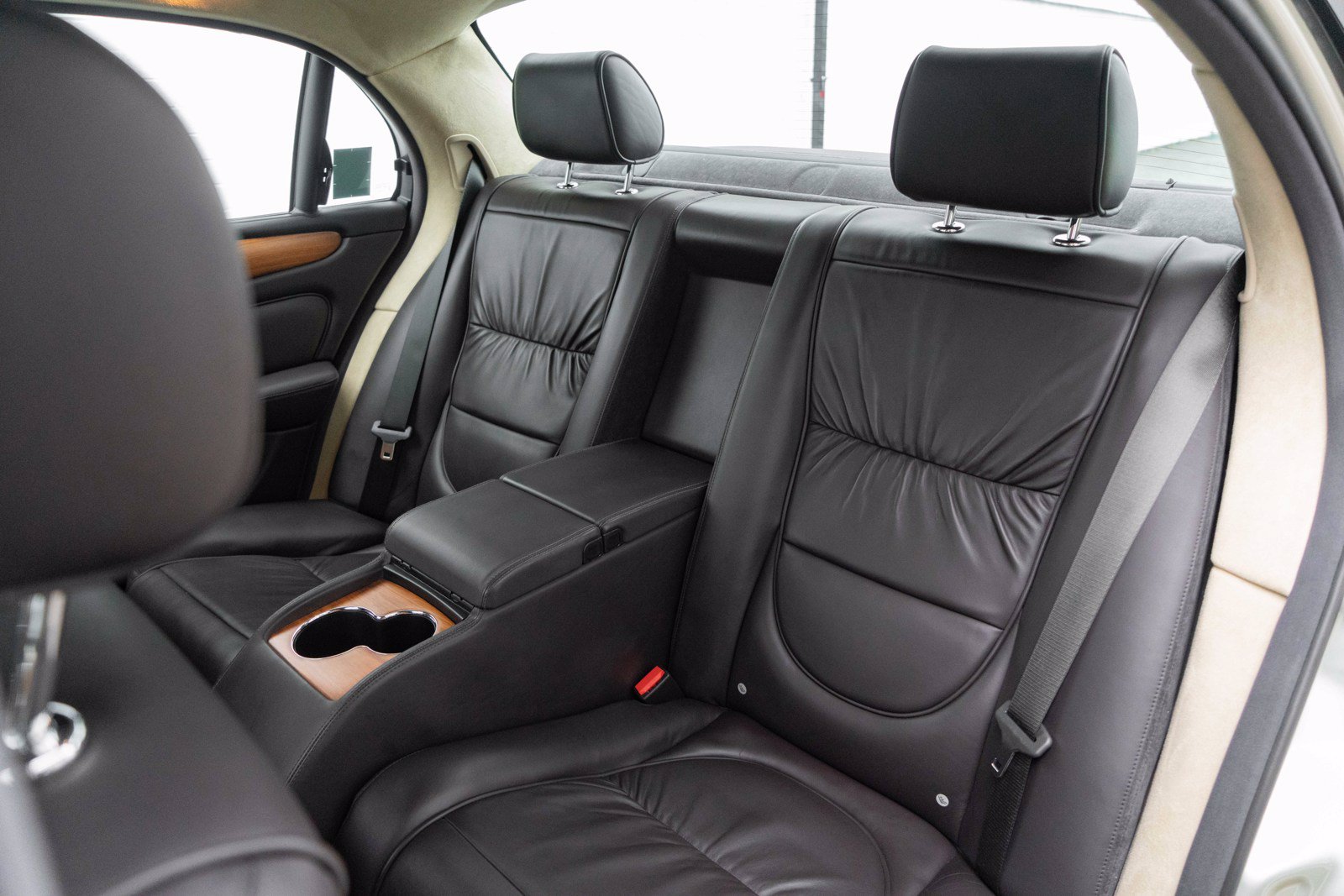 Used 2006 Jaguar XJ Vanden Plas Super V8 Portfolio RWD image 46