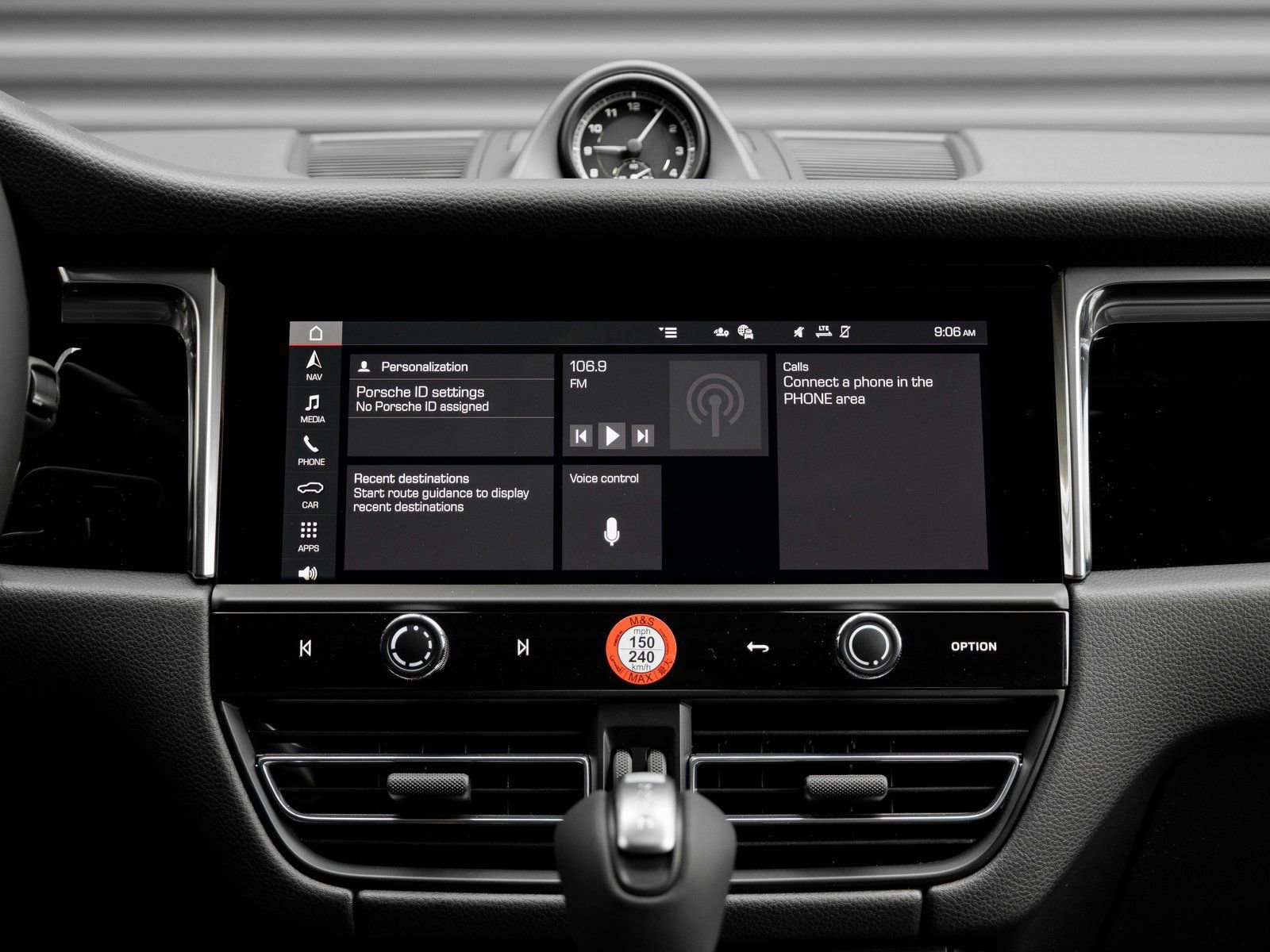 New 2025 Porsche Macan AWD/4WD image 15