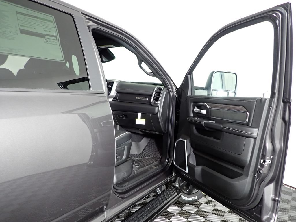 New 2026 RAM 2500 Laramie w/ Night Edition AWD/4WD image 38